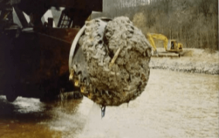 Cutting process of non-clay soil and clay soil